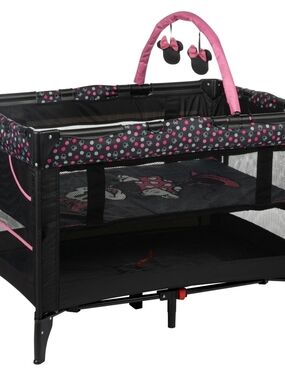 Disney Baby 3D Ultra Play Yard with Bassinet, Toy Bar & Carry Bag – Modern Minni
